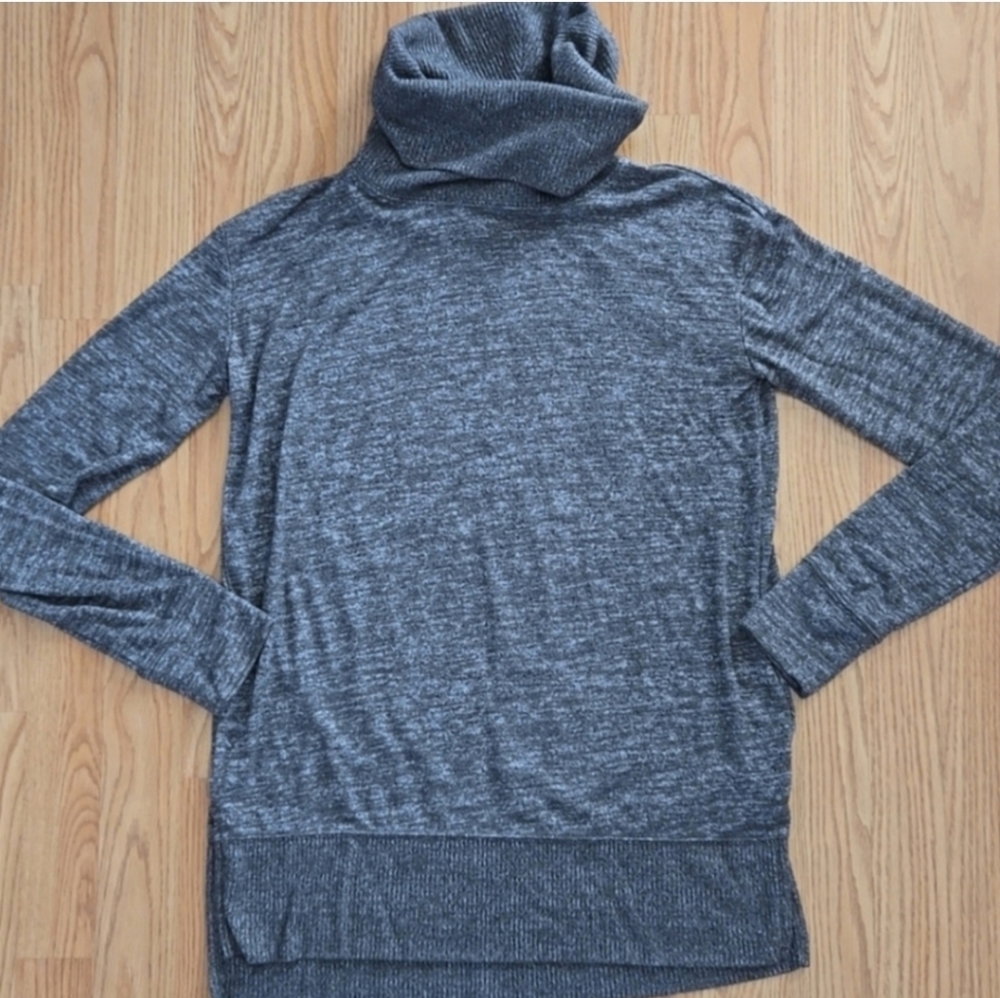 Gap Women's Gray Long Sleeve Sweater